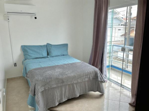 Casa 150 metros da praia . Até 10 pessoas ! Bombinhas canto grande